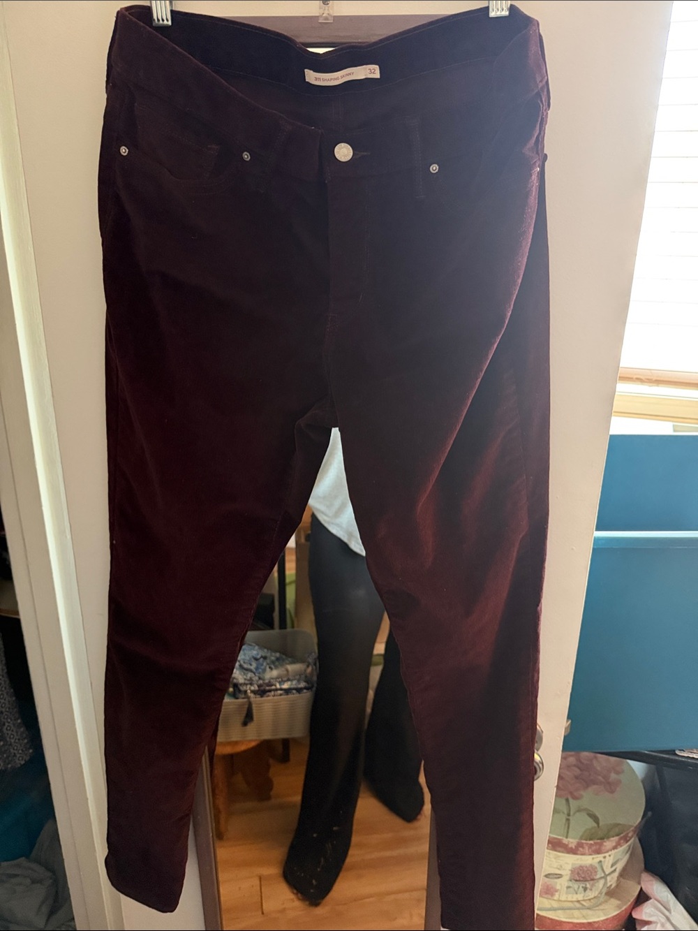 Levi's 311 Shaping Skinny in Deep Wine